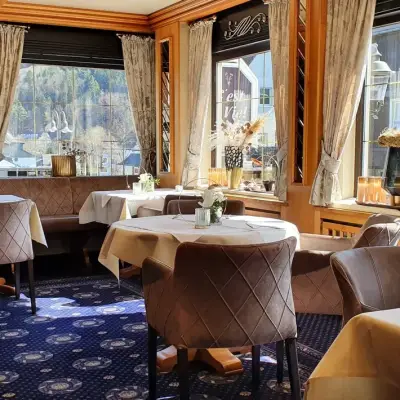 restaurant-landhotel_neue-bestuhlung-01.jpg